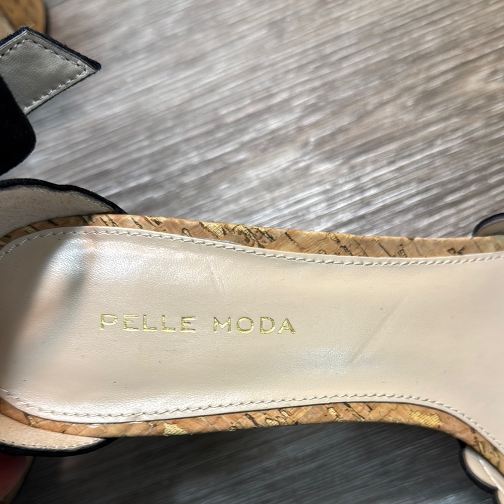 Pelle Moda Elegant Black and Tan Women's Heels size 10 (b109) - Picture 3 of 8